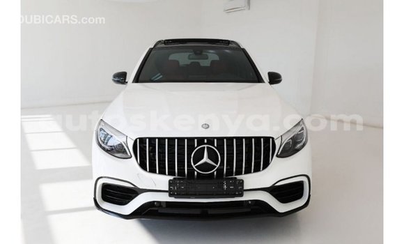 Nunua Imported Mercedes‒Benz GLC Nyeupe Gari ndani ya Import - Dubai nchini Kati Kenya Nunua Imported Mercedes‒Benz GLC Nyeupe Gari ndani ya Import - Dubai nchini Kati Kenya