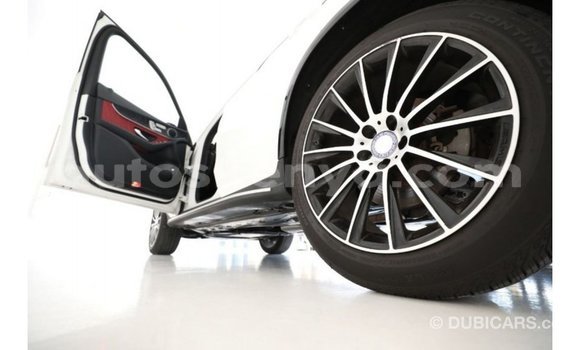 Nunua Imported Mercedes‒Benz GLC Nyeupe Gari ndani ya Import - Dubai nchini Kati Kenya Nunua Imported Mercedes‒Benz GLC Nyeupe Gari ndani ya Import - Dubai nchini Kati Kenya