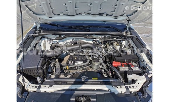 Imported Toyota Fortuner White Makiinaa iti Import - Dubai keessatti Central Kenya keessatti Imported Toyota Fortuner White Makiinaa iti Import - Dubai keessatti Central Kenya keessatti