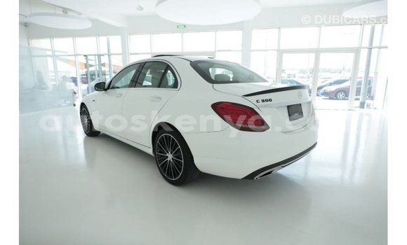 Nunua Imported Mercedes‒Benz 1117 Nyeupe Lori ndani ya Import - Dubai nchini Kati Kenya Nunua Imported Mercedes‒Benz 1117 Nyeupe Lori ndani ya Import - Dubai nchini Kati Kenya