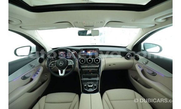 Nunua Imported Mercedes‒Benz 1117 Nyeupe Lori ndani ya Import - Dubai nchini Kati Kenya Nunua Imported Mercedes‒Benz 1117 Nyeupe Lori ndani ya Import - Dubai nchini Kati Kenya