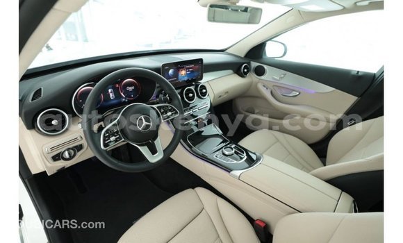 Nunua Imported Mercedes‒Benz 1117 Nyeupe Lori ndani ya Import - Dubai nchini Kati Kenya Nunua Imported Mercedes‒Benz 1117 Nyeupe Lori ndani ya Import - Dubai nchini Kati Kenya