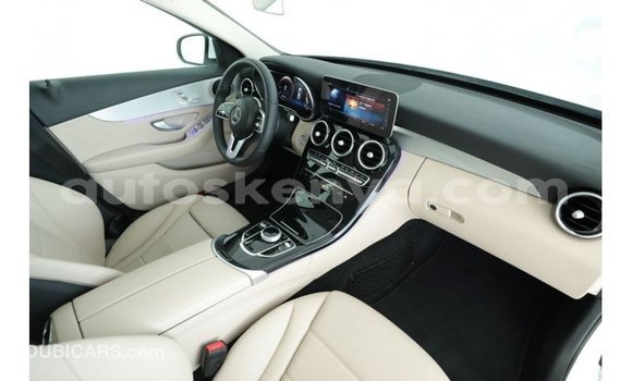 Nunua Imported Mercedes‒Benz 1117 Nyeupe Lori ndani ya Import - Dubai nchini Kati Kenya Nunua Imported Mercedes‒Benz 1117 Nyeupe Lori ndani ya Import - Dubai nchini Kati Kenya