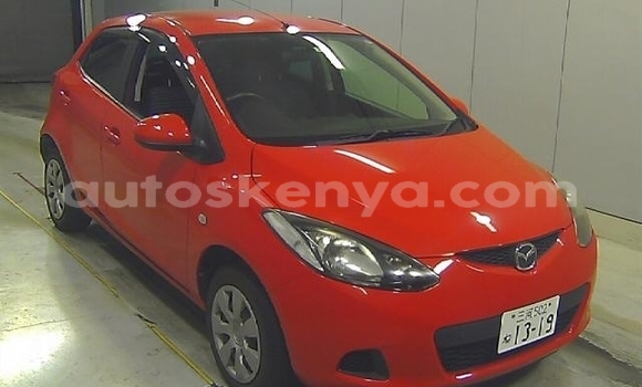 Oofamaa Mazda Mazda 2 Red Makiinaa iti Mombasa keessatti Coastal Kenya keessatti