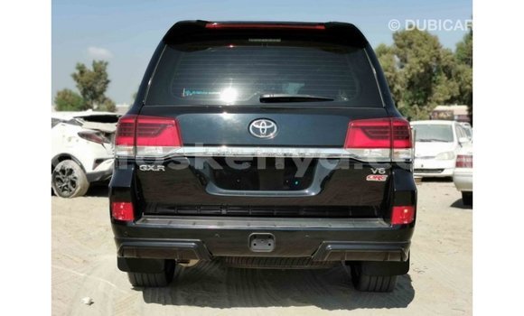 Imported Toyota Land Cruiser Black Makiinaa iti Import - Dubai keessatti Central Kenya keessatti Imported Toyota Land Cruiser Black Makiinaa iti Import - Dubai keessatti Central Kenya keessatti