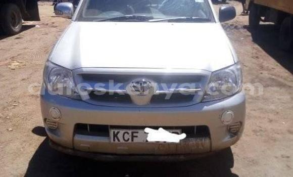 Oofamaa Toyota Hilux Silver Makiinaa iti Nairobi keessatti Nairobi keessatti Oofamaa Toyota Hilux Silver Makiinaa iti Nairobi keessatti Nairobi keessatti