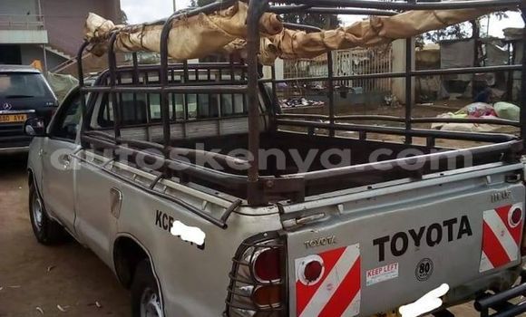 Oofamaa Toyota Hilux Silver Makiinaa iti Nairobi keessatti Nairobi keessatti Oofamaa Toyota Hilux Silver Makiinaa iti Nairobi keessatti Nairobi keessatti