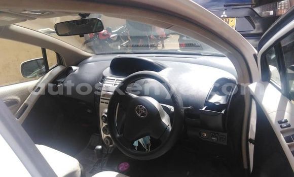 Oofamaa Toyota Yaris White Makiinaa iti Nairobi keessatti Nairobi keessatti Oofamaa Toyota Yaris White Makiinaa iti Nairobi keessatti Nairobi keessatti