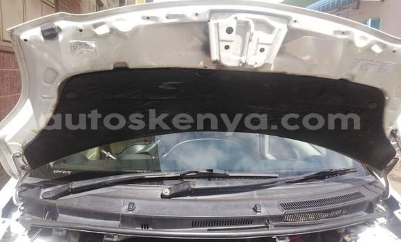 Oofamaa Toyota Yaris White Makiinaa iti Nairobi keessatti Nairobi keessatti Oofamaa Toyota Yaris White Makiinaa iti Nairobi keessatti Nairobi keessatti