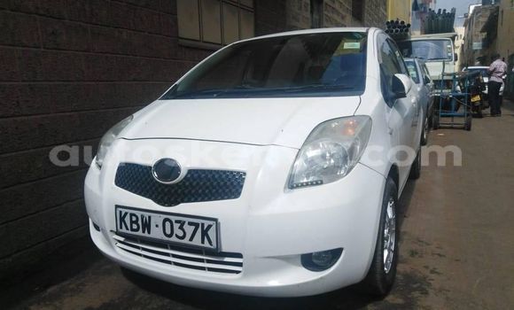 Oofamaa Toyota Yaris White Makiinaa iti Nairobi keessatti Nairobi keessatti Oofamaa Toyota Yaris White Makiinaa iti Nairobi keessatti Nairobi keessatti