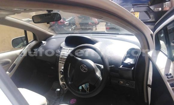 Oofamaa Toyota Yaris White Makiinaa iti Nairobi keessatti Nairobi keessatti Oofamaa Toyota Yaris White Makiinaa iti Nairobi keessatti Nairobi keessatti