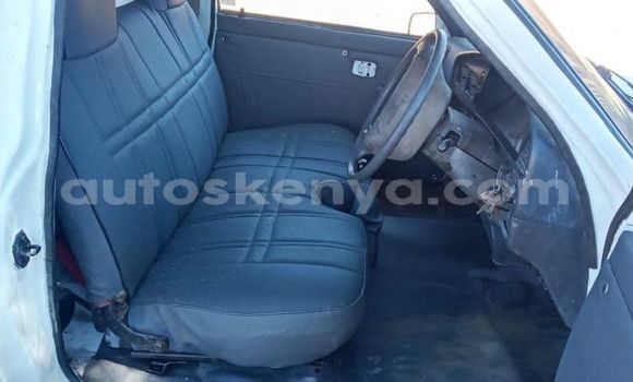 Oofamaa Toyota Pickup White Makiinaa iti Nairobi keessatti Nairobi keessatti Oofamaa Toyota Pickup White Makiinaa iti Nairobi keessatti Nairobi keessatti