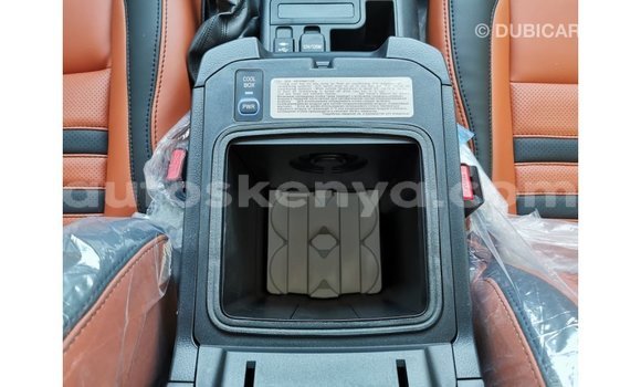 Nunua Imported Toyota Prado Nyeusi Gari ndani ya Import - Dubai nchini Kati Kenya Nunua Imported Toyota Prado Nyeusi Gari ndani ya Import - Dubai nchini Kati Kenya