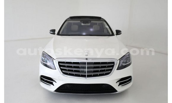 Nunua Imported Mercedes‒Benz 1117 Nyeupe Lori ndani ya Import - Dubai nchini Kati Kenya
