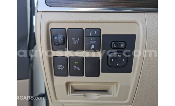 Buy Import Toyota Land Cruiser White Car in Import - Dubai in Central Kenya Buy Import Toyota Land Cruiser White Car in Import - Dubai in Central Kenya