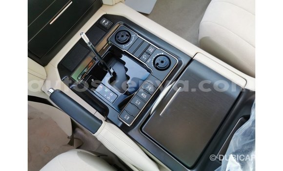 Nunua Imported Toyota Land Cruiser Nyeusi Gari ndani ya Import - Dubai nchini Kati Kenya Nunua Imported Toyota Land Cruiser Nyeusi Gari ndani ya Import - Dubai nchini Kati Kenya