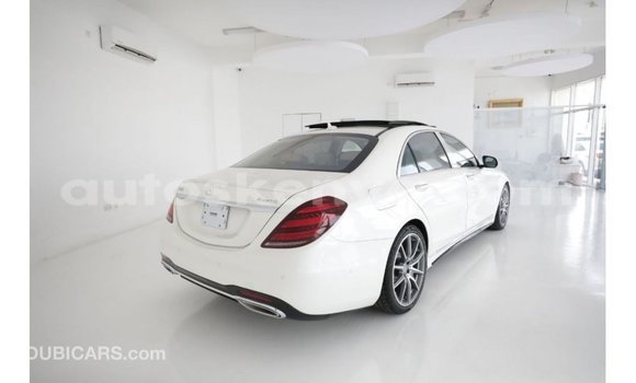 Nunua Imported Mercedes‒Benz 1117 Nyeupe Lori ndani ya Import - Dubai nchini Kati Kenya Nunua Imported Mercedes‒Benz 1117 Nyeupe Lori ndani ya Import - Dubai nchini Kati Kenya