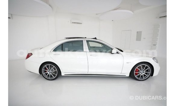 Nunua Imported Mercedes‒Benz 1117 Nyeupe Lori ndani ya Import - Dubai nchini Kati Kenya Nunua Imported Mercedes‒Benz 1117 Nyeupe Lori ndani ya Import - Dubai nchini Kati Kenya