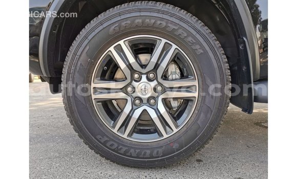 Imported Toyota Fortuner Black Makiinaa iti Import - Dubai keessatti Central Kenya keessatti Imported Toyota Fortuner Black Makiinaa iti Import - Dubai keessatti Central Kenya keessatti