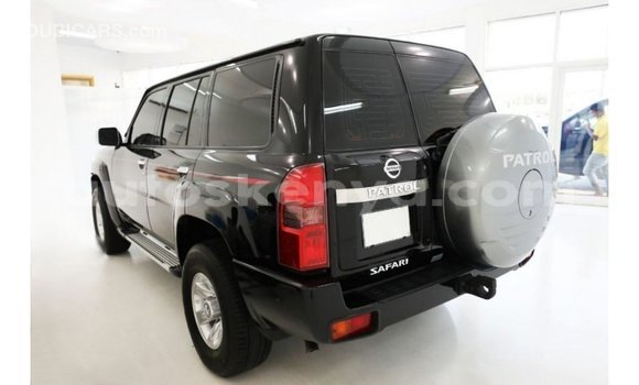 Nunua Imported Nissan Patrol Nyeusi Gari ndani ya Import - Dubai nchini Kati Kenya Nunua Imported Nissan Patrol Nyeusi Gari ndani ya Import - Dubai nchini Kati Kenya