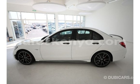 Nunua Imported Mercedes‒Benz 1117 Nyeupe Lori ndani ya Import - Dubai nchini Kati Kenya Nunua Imported Mercedes‒Benz 1117 Nyeupe Lori ndani ya Import - Dubai nchini Kati Kenya
