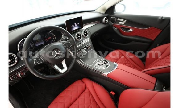 Nunua Imported Mercedes‒Benz 1117 Nyeupe Lori ndani ya Import - Dubai nchini Kati Kenya Nunua Imported Mercedes‒Benz 1117 Nyeupe Lori ndani ya Import - Dubai nchini Kati Kenya