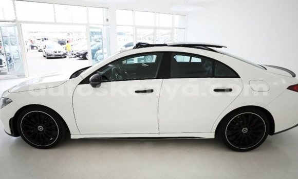 Imported Mercedes‒Benz 250 White Makiinaa iti Import - Dubai keessatti Central Kenya keessatti Imported Mercedes‒Benz 250 White Makiinaa iti Import - Dubai keessatti Central Kenya keessatti