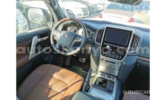 Buy Import Toyota Land Cruiser Black Car in Import - Dubai in Central Kenya Buy Import Toyota Land Cruiser Black Car in Import - Dubai in Central Kenya