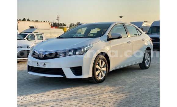 Buy Import Toyota Corolla White Car in Import - Dubai in Central Kenya Buy Import Toyota Corolla White Car in Import - Dubai in Central Kenya