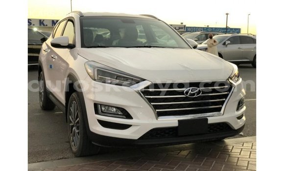 Imported Hyundai Tucson White Makiinaa iti Import - Dubai keessatti Central Kenya keessatti Imported Hyundai Tucson White Makiinaa iti Import - Dubai keessatti Central Kenya keessatti