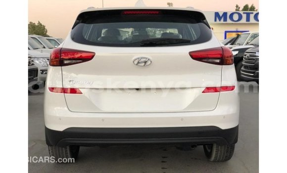 Imported Hyundai Tucson White Makiinaa iti Import - Dubai keessatti Central Kenya keessatti Imported Hyundai Tucson White Makiinaa iti Import - Dubai keessatti Central Kenya keessatti