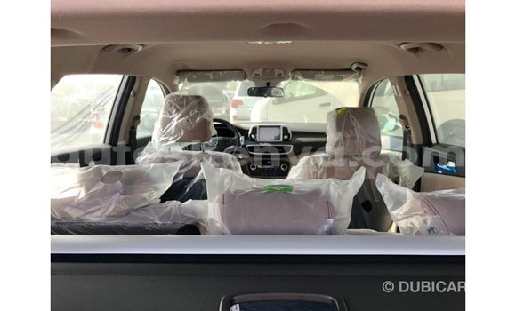 Imported Hyundai Tucson White Makiinaa iti Import - Dubai keessatti Central Kenya keessatti Imported Hyundai Tucson White Makiinaa iti Import - Dubai keessatti Central Kenya keessatti