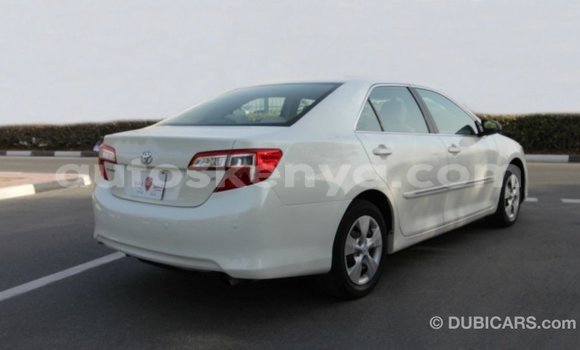 Imported Toyota Camry White Makiinaa iti Import - Dubai keessatti Central Kenya keessatti Imported Toyota Camry White Makiinaa iti Import - Dubai keessatti Central Kenya keessatti