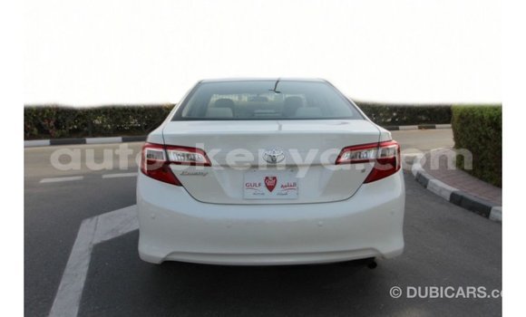 Imported Toyota Camry White Makiinaa iti Import - Dubai keessatti Central Kenya keessatti Imported Toyota Camry White Makiinaa iti Import - Dubai keessatti Central Kenya keessatti