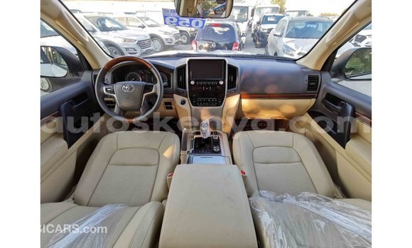 Nunua Imported Toyota Land Cruiser Nyeupe Gari ndani ya Import - Dubai nchini Kati Kenya Nunua Imported Toyota Land Cruiser Nyeupe Gari ndani ya Import - Dubai nchini Kati Kenya