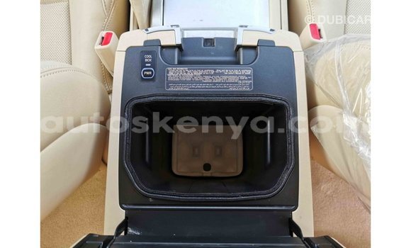 Nunua Imported Toyota Land Cruiser Nyeupe Gari ndani ya Import - Dubai nchini Kati Kenya Nunua Imported Toyota Land Cruiser Nyeupe Gari ndani ya Import - Dubai nchini Kati Kenya