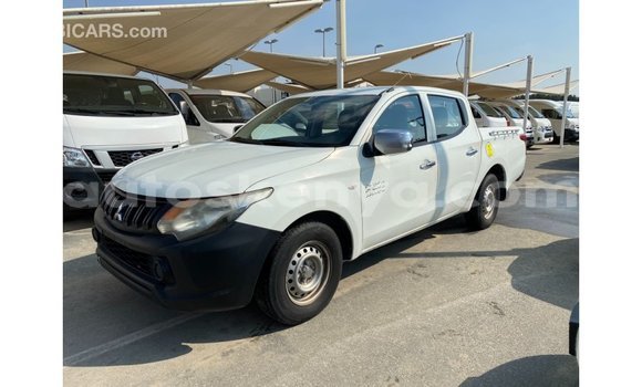 Nunua Imported Mitsubishi L200 Nyeupe Gari ndani ya Import - Dubai nchini Kati Kenya Nunua Imported Mitsubishi L200 Nyeupe Gari ndani ya Import - Dubai nchini Kati Kenya