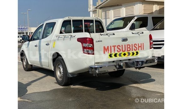 Nunua Imported Mitsubishi L200 Nyeupe Gari ndani ya Import - Dubai nchini Kati Kenya Nunua Imported Mitsubishi L200 Nyeupe Gari ndani ya Import - Dubai nchini Kati Kenya