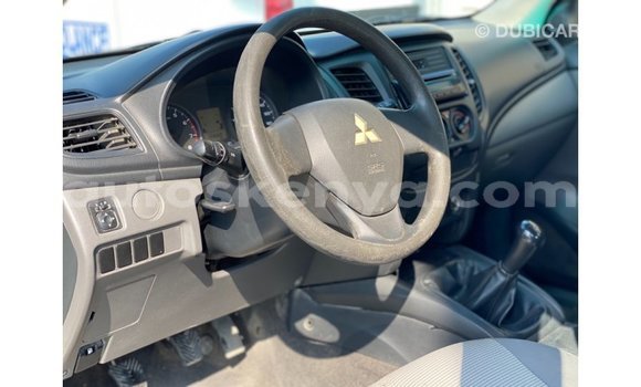 Nunua Imported Mitsubishi L200 Nyeupe Gari ndani ya Import - Dubai nchini Kati Kenya Nunua Imported Mitsubishi L200 Nyeupe Gari ndani ya Import - Dubai nchini Kati Kenya