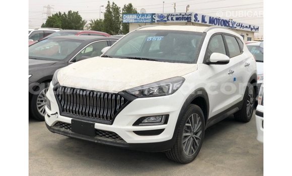 Imported Hyundai Tucson White Makiinaa iti Import - Dubai keessatti Central Kenya keessatti Imported Hyundai Tucson White Makiinaa iti Import - Dubai keessatti Central Kenya keessatti