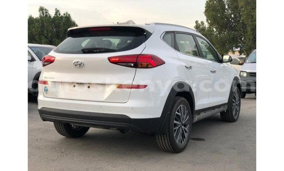 Nunua Imported Hyundai Tucson Nyeupe Gari ndani ya Import - Dubai nchini Kati Kenya Nunua Imported Hyundai Tucson Nyeupe Gari ndani ya Import - Dubai nchini Kati Kenya