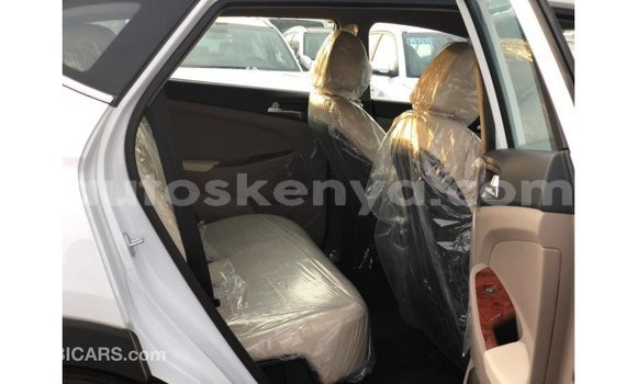 Nunua Imported Hyundai Tucson Nyeupe Gari ndani ya Import - Dubai nchini Kati Kenya Nunua Imported Hyundai Tucson Nyeupe Gari ndani ya Import - Dubai nchini Kati Kenya
