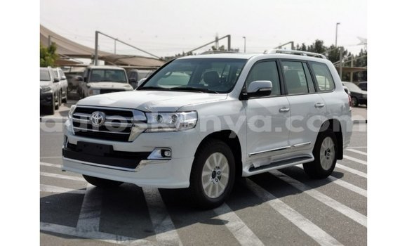 Buy Import Toyota Land Cruiser White Car in Import - Dubai in Central Kenya Buy Import Toyota Land Cruiser White Car in Import - Dubai in Central Kenya
