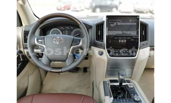 Buy Import Toyota Land Cruiser White Car in Import - Dubai in Central Kenya Buy Import Toyota Land Cruiser White Car in Import - Dubai in Central Kenya