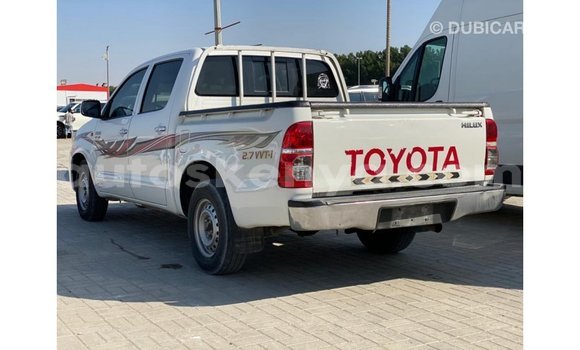 Imported Toyota Hilux White Makiinaa iti Import - Dubai keessatti Central Kenya keessatti Imported Toyota Hilux White Makiinaa iti Import - Dubai keessatti Central Kenya keessatti