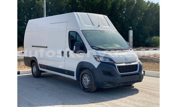 Imported Peugeot 201 White Makiinaa iti Import - Dubai keessatti Central Kenya keessatti