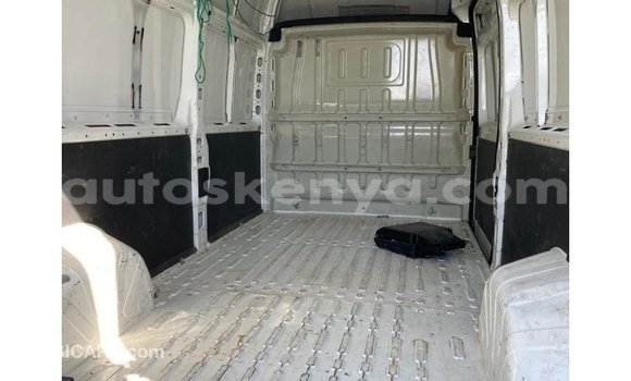 Nunua Imported Peugeot 201 Nyeupe Gari ndani ya Import - Dubai nchini Kati Kenya Nunua Imported Peugeot 201 Nyeupe Gari ndani ya Import - Dubai nchini Kati Kenya