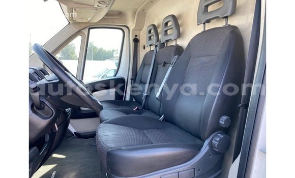 Nunua Imported Peugeot 201 Nyeupe Gari ndani ya Import - Dubai nchini Kati Kenya Nunua Imported Peugeot 201 Nyeupe Gari ndani ya Import - Dubai nchini Kati Kenya