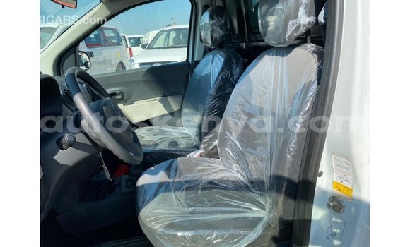 Nunua Imported Renault 6 Nyeupe Gari ndani ya Import - Dubai nchini Kati Kenya Nunua Imported Renault 6 Nyeupe Gari ndani ya Import - Dubai nchini Kati Kenya