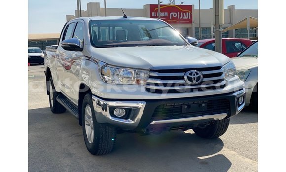 Nunua Imported Toyota Hilux Nyeupe Gari ndani ya Import - Dubai nchini Kati Kenya Nunua Imported Toyota Hilux Nyeupe Gari ndani ya Import - Dubai nchini Kati Kenya